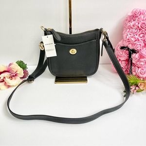 NEW COACH Chaise Crossbody 19 Bag in Black
